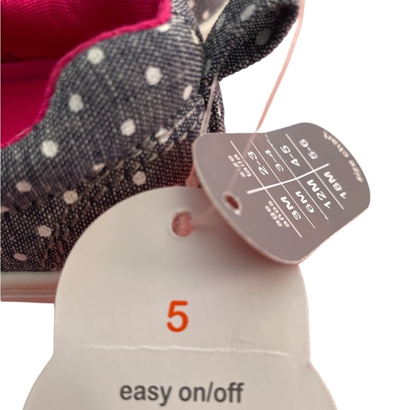 NWT Girls soft shoe gray with white polka dots Size 5 - Picture 5 of 6